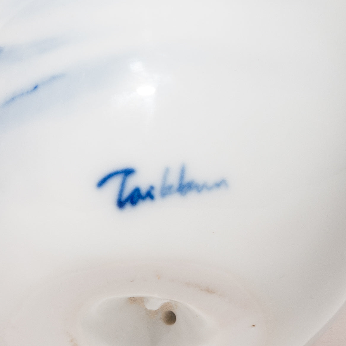 Taikkun Porcelain Apple  - Scholar Rock #008